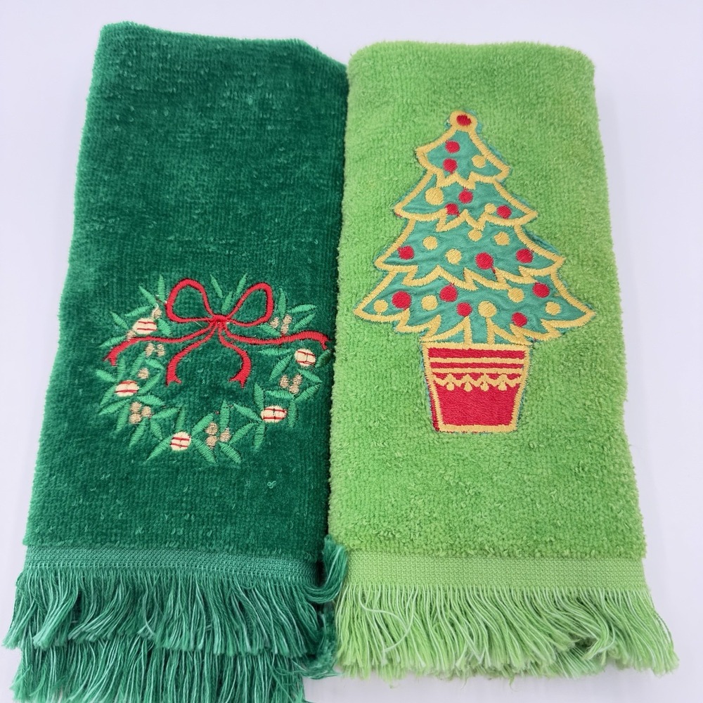 Vintage Christmas Fingertip Towels Sayco Wreath Tree Decor Bathroom GUC Lot 2